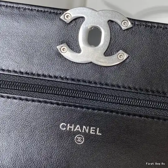 Firstbag Ru CHAIN WALLET CHANEL ON 19 0521